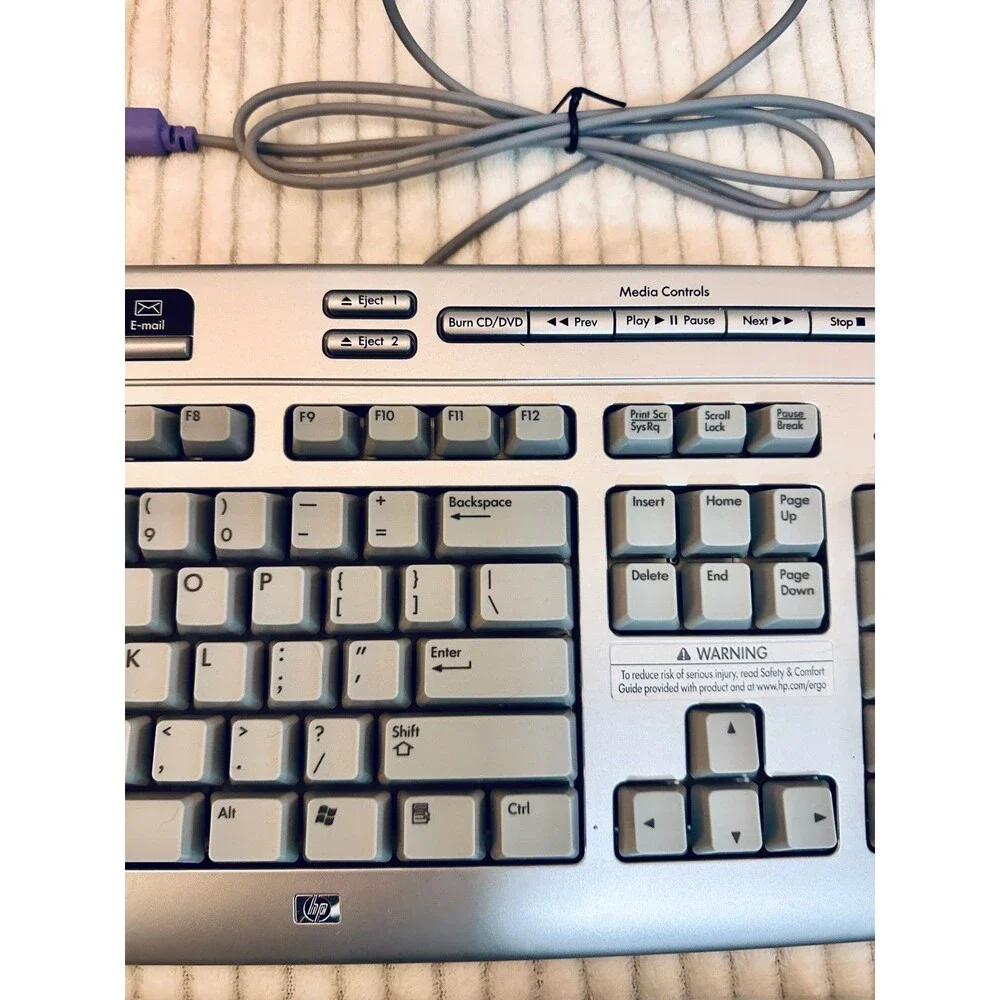 Hewlett Packard RT7H10 5187-7583 Multimedia Wired Keyboard